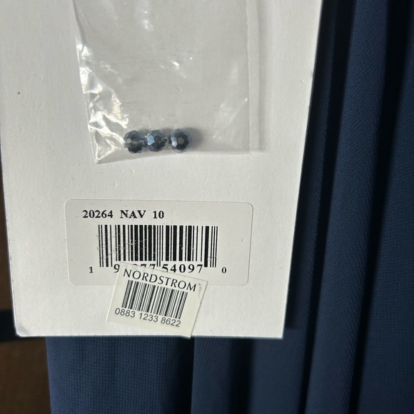 Mac Duggal 20264 NWT APPLIQUED CAP SLEEVE BODICE FLOWY GOWN - Picture 8 of 13